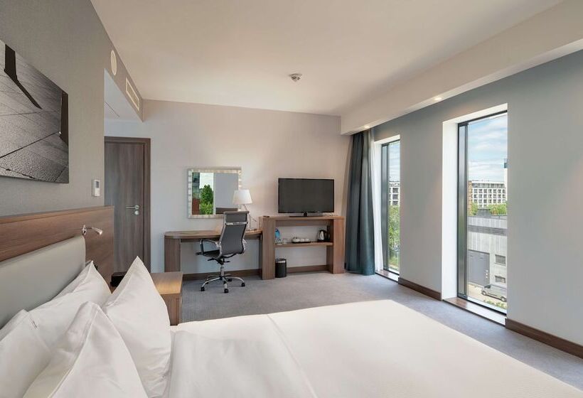 هتل Hampton By Hilton Warsaw Mokotow