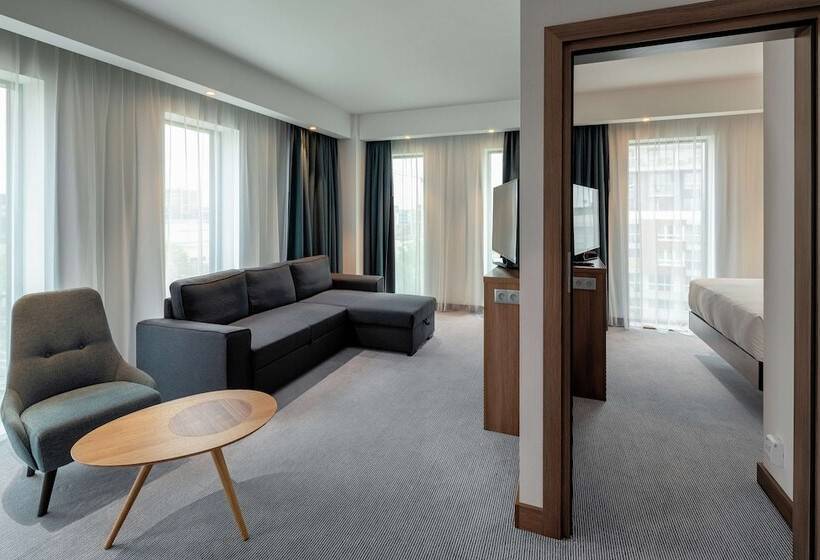 هتل Hampton By Hilton Warsaw Mokotow