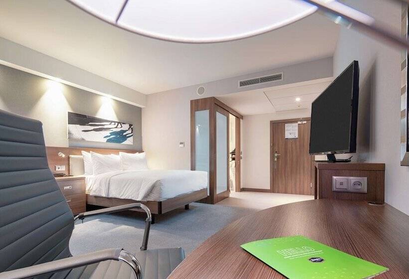 هتل Hampton By Hilton Warsaw Mokotow