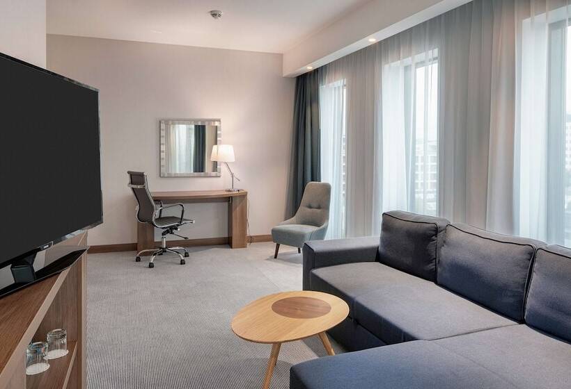 هتل Hampton By Hilton Warsaw Mokotow