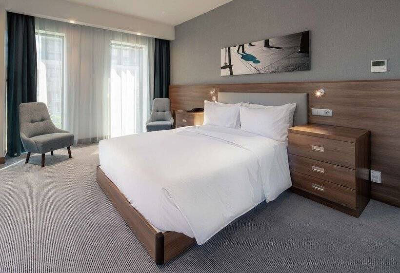 هتل Hampton By Hilton Warsaw Mokotow