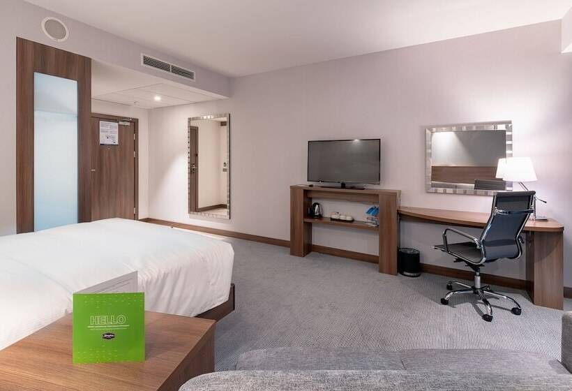 هتل Hampton By Hilton Warsaw Mokotow
