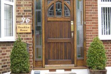 پانسیون Brooklyn House