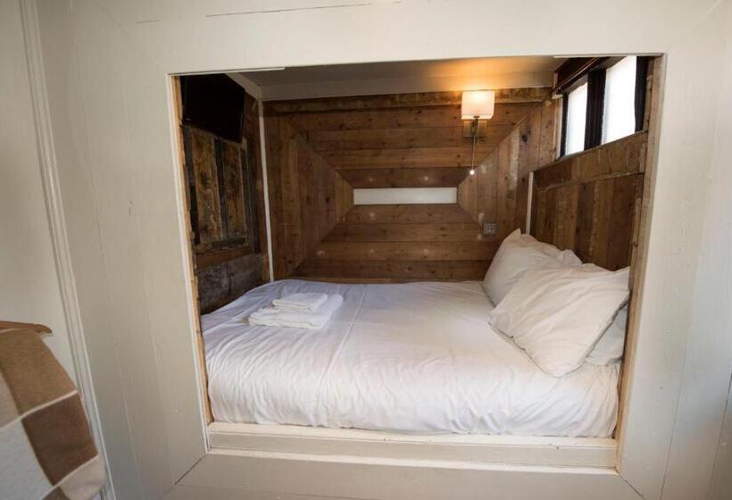 هاستل Alma Inn & Dining Rooms