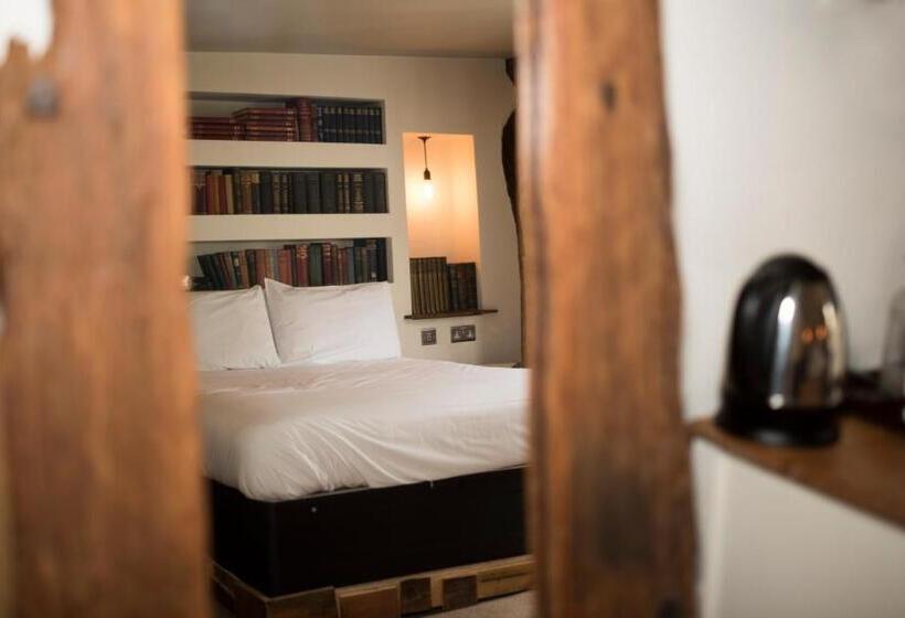 هاستل Alma Inn & Dining Rooms
