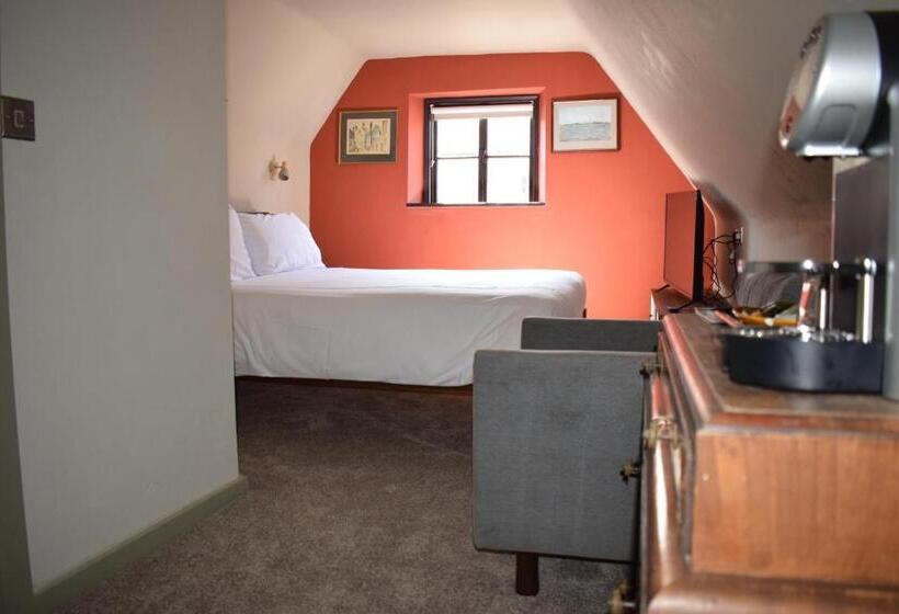 هاستل Alma Inn & Dining Rooms