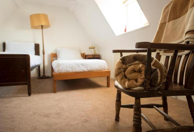 هاستل Alma Inn & Dining Rooms