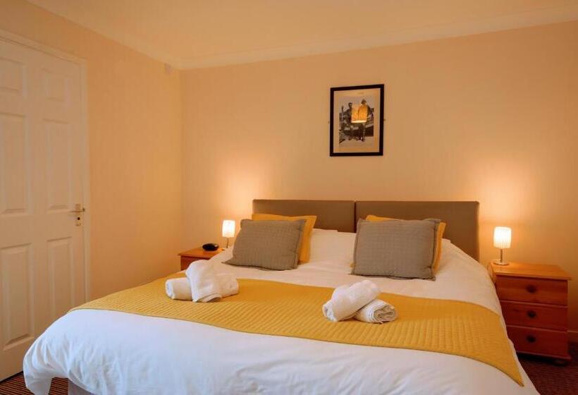הוסטל Smugglers Luxury Accommodation