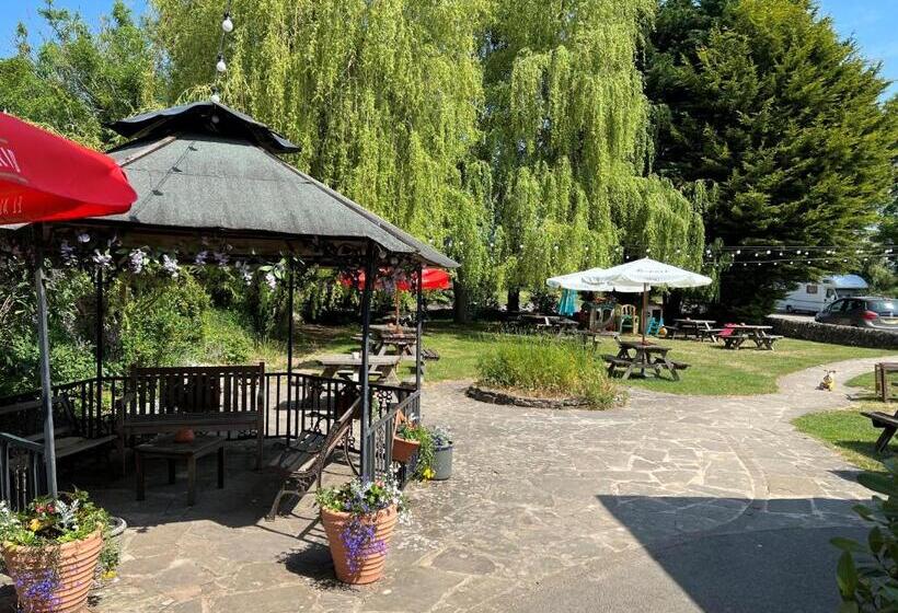 تختخواب و صبحانه The Royal Oak