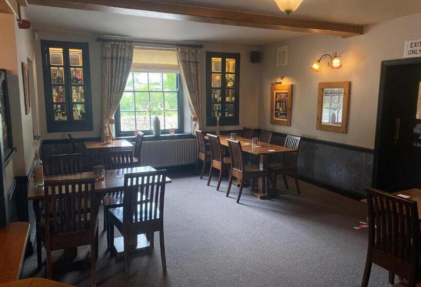 تختخواب و صبحانه The Royal Oak