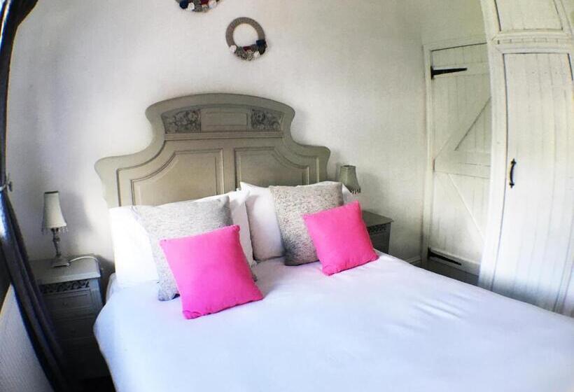 Hillside Bed And Breakfast
