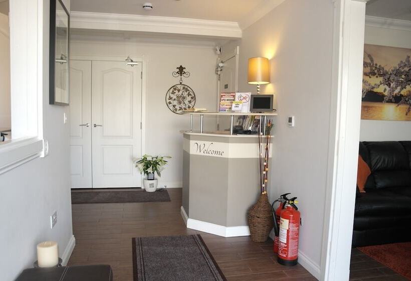 پانسیون Maclean Guest House