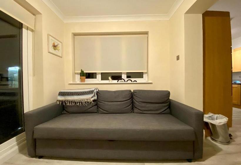 بنسيون Parkstone Guest House