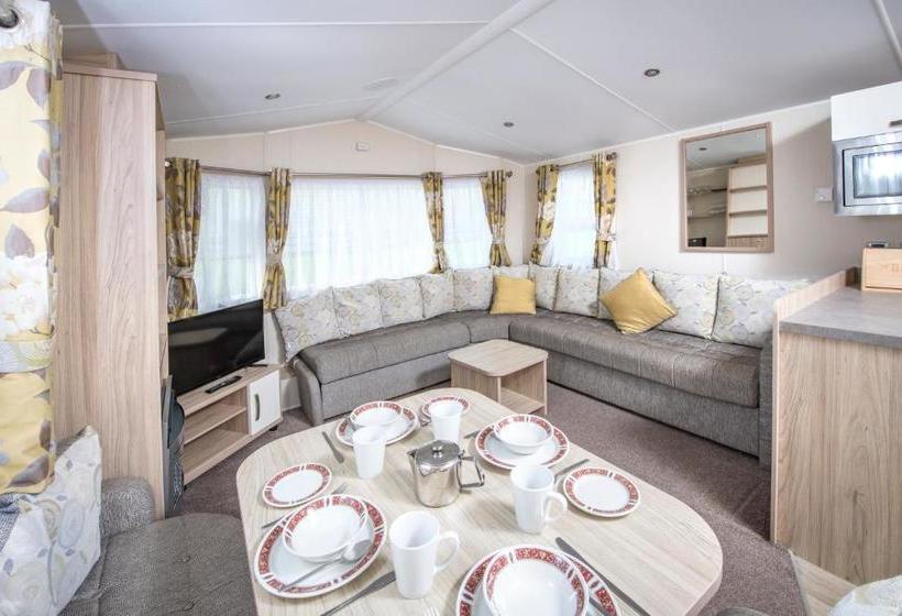 리조트 Trelawne Manor Holiday Park