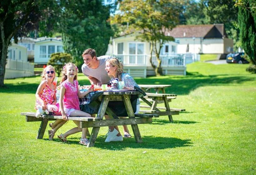 리조트 Trelawne Manor Holiday Park