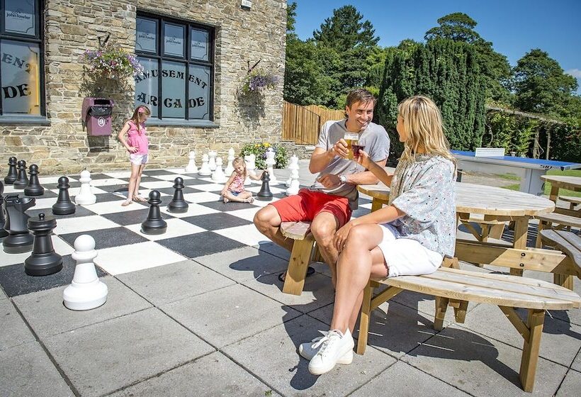 리조트 Trelawne Manor Holiday Park