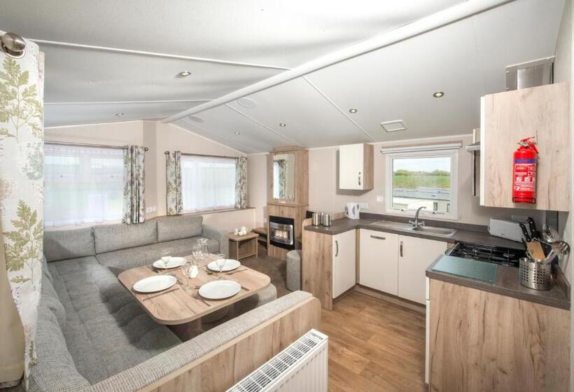 리조트 Trelawne Manor Holiday Park