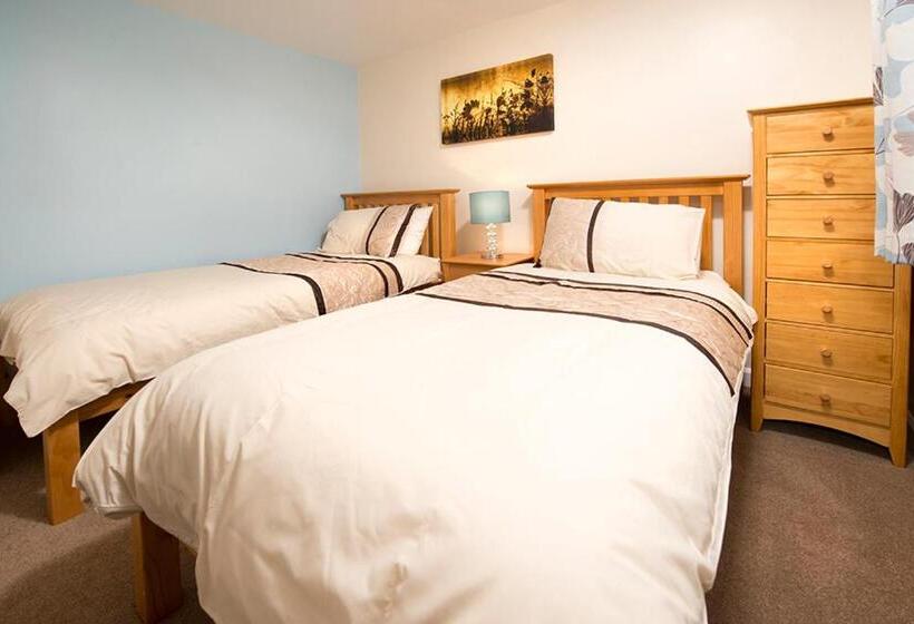리조트 Trelawne Manor Holiday Park