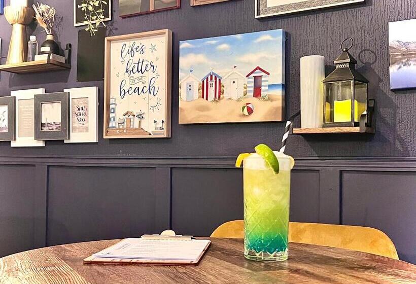 הוסטל Farr Bay Inn