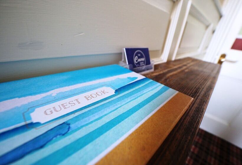 تختخواب و صبحانه Cowrie Guest House