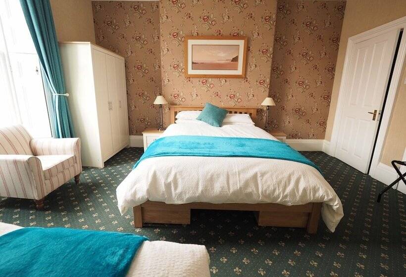 تختخواب و صبحانه Cowrie Guest House