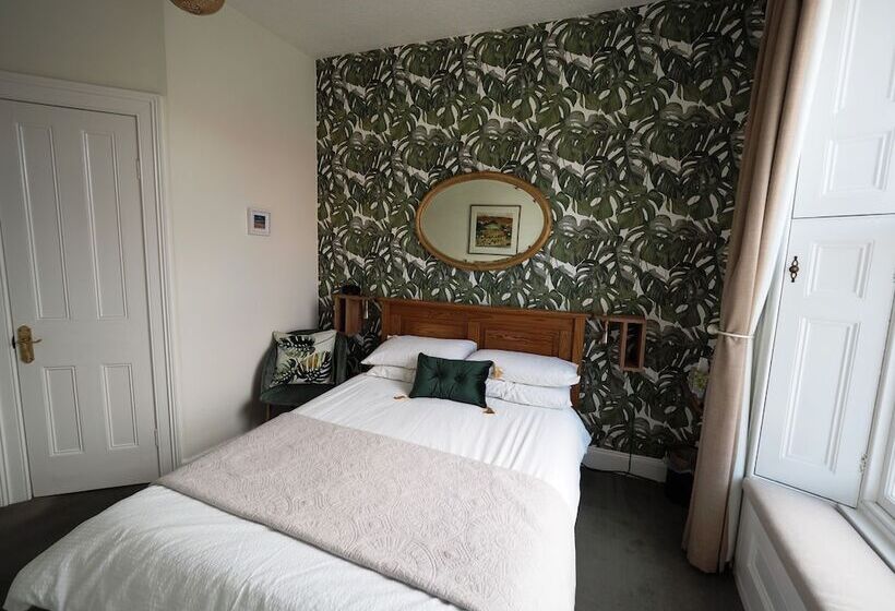 تختخواب و صبحانه Cowrie Guest House