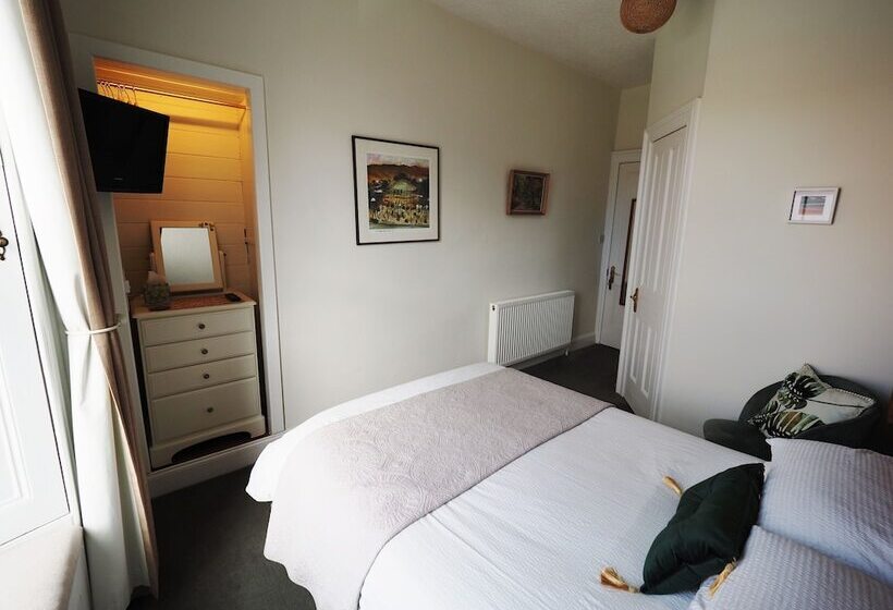 تختخواب و صبحانه Cowrie Guest House