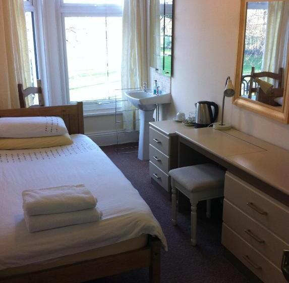 پانسیون Chadwick Guest House