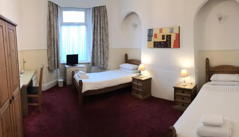 پانسیون Chadwick Guest House