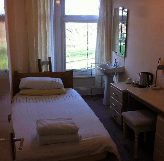 پانسیون Chadwick Guest House