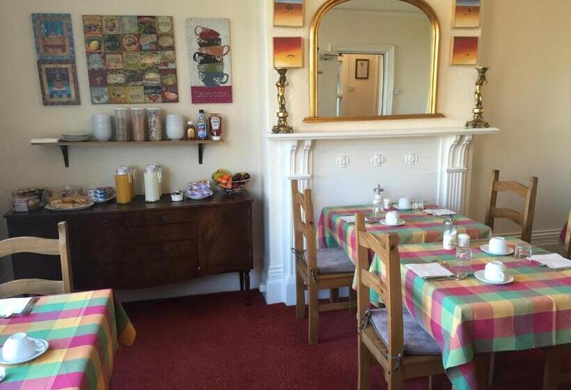 پانسیون Chadwick Guest House