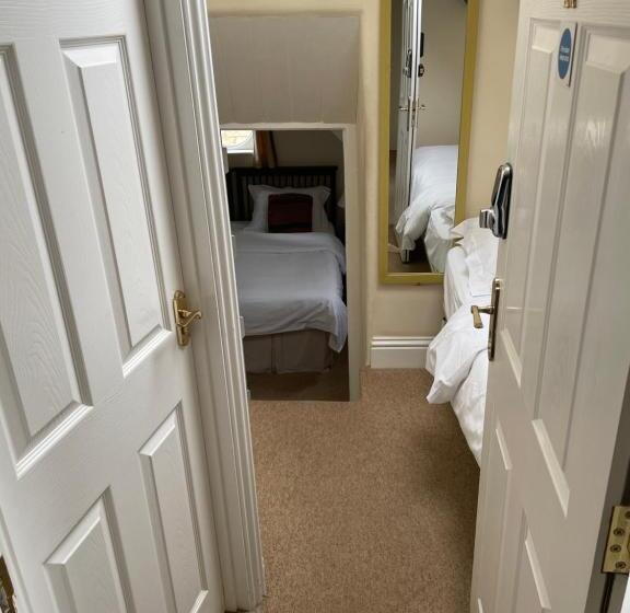 ペンション Corncroft Guest House