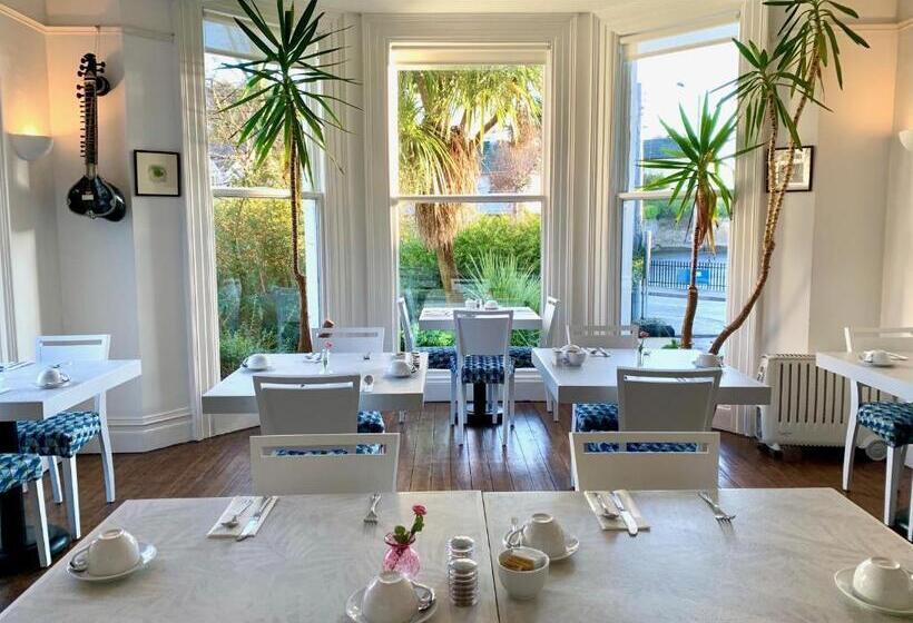 פנסיון Derrin Guest House