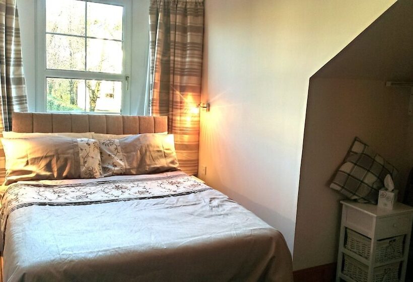 פנסיון Knights Rest Guest House