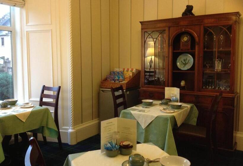 פנסיון Moraydale Guest House