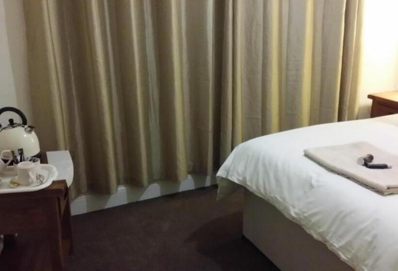 膳宿费 Roosecote Guest House