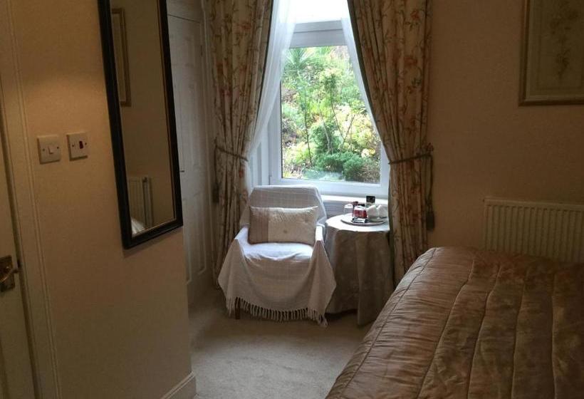 بنسيون Rowanlea Guest House
