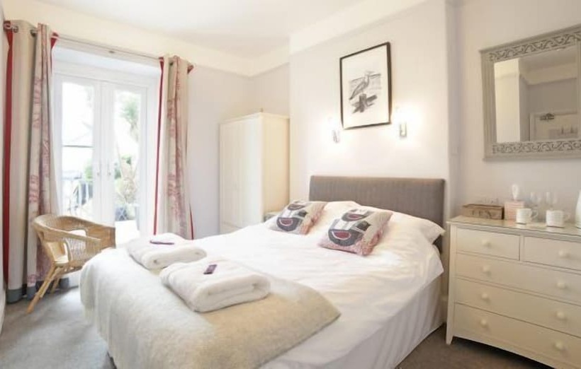 پانسیون Sunrise Guest House