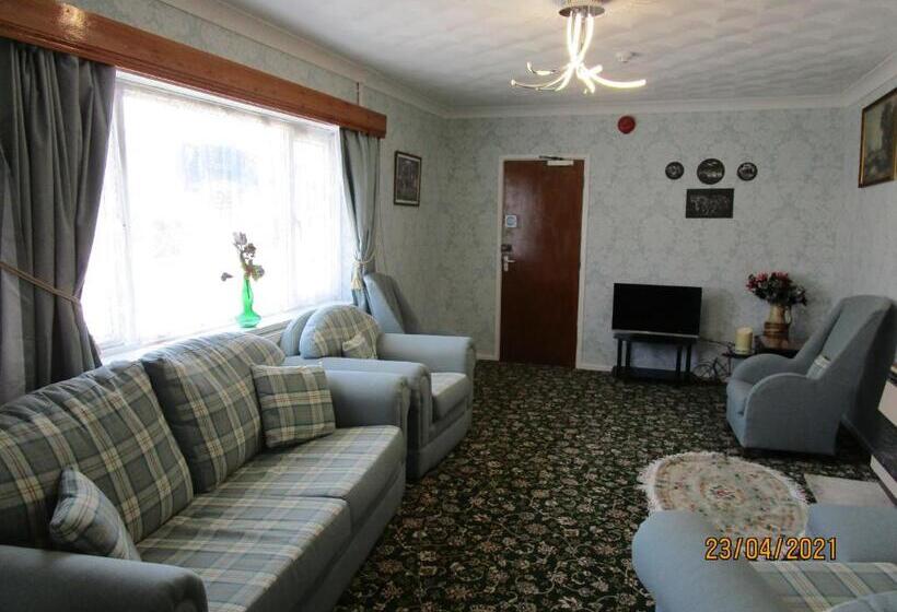 پانسیون Tremains Guest House