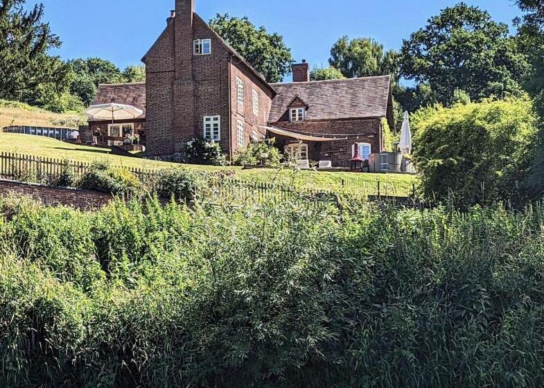 پانسیون Worralls Grove Guest Farm House