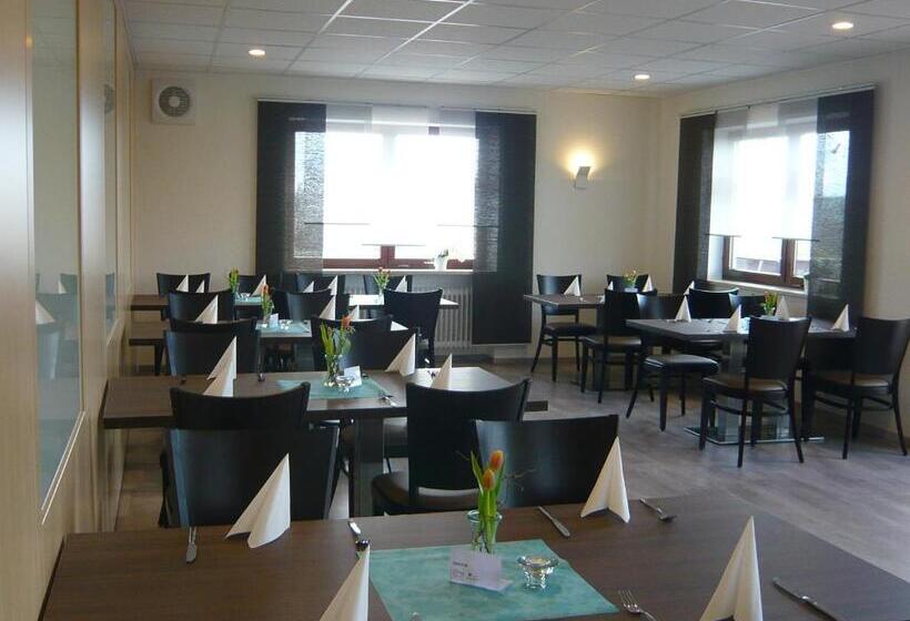 ユースホステル Landgasthof Felsenkeller