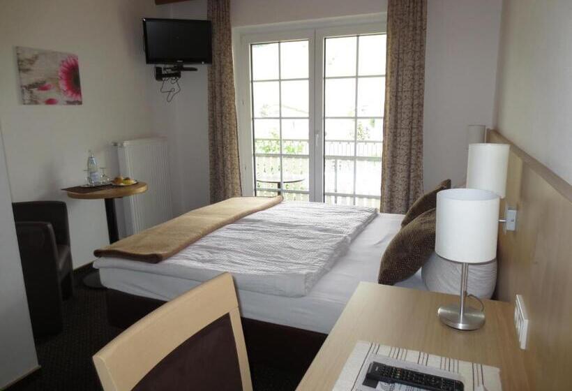 ペンション Wein & Gästehaus Rosenlay