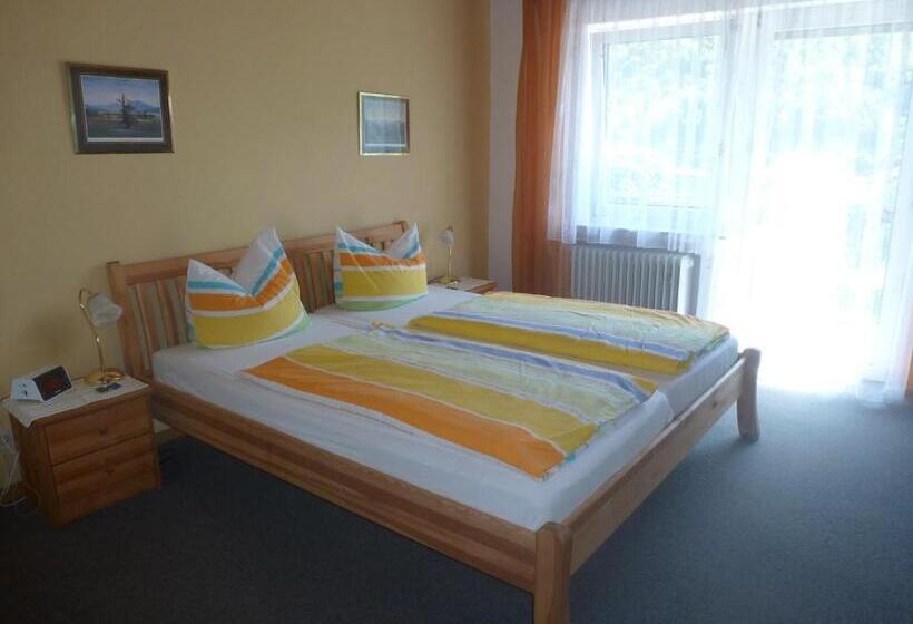 ペンション Wein  Und Gästehaus St. Aldegundishof