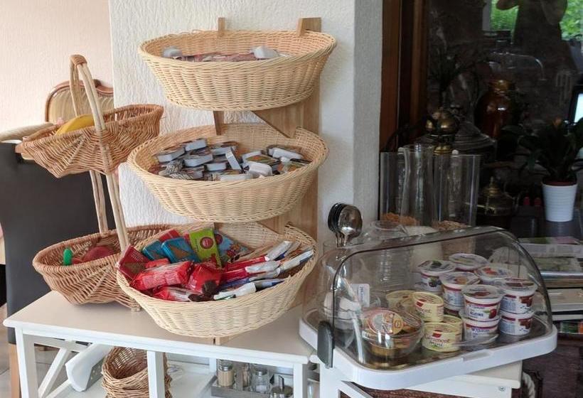 ペンション Wein  Und Gästehaus St. Aldegundishof