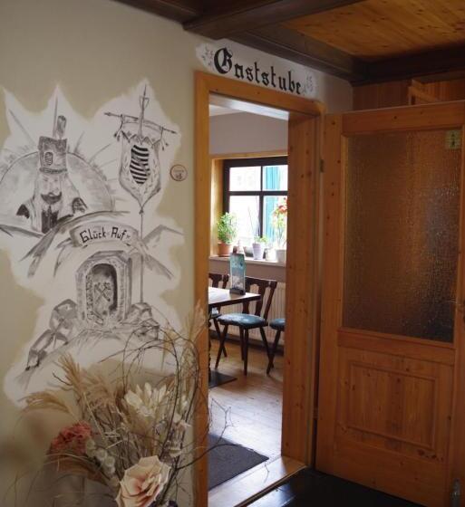 Wirtschaft & Pension Zum Huthaus