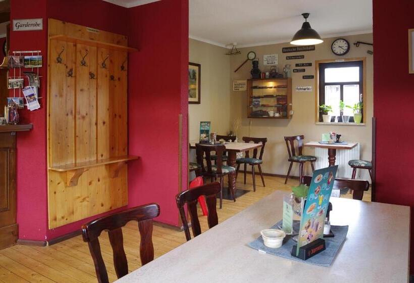 Wirtschaft & Pension Zum Huthaus