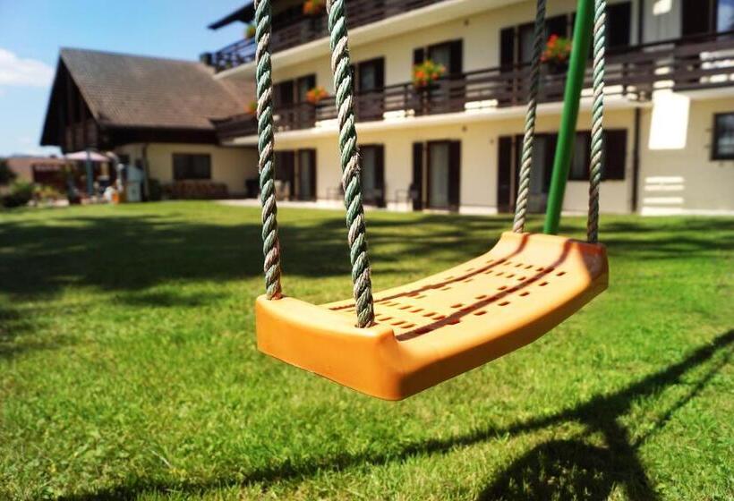 Отель Berg Cafe