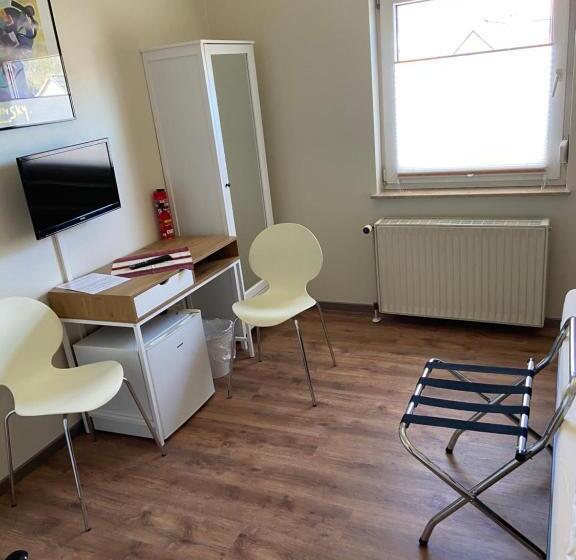 ペンション Alex  Lounge  Sportsbar  Smokerlounge