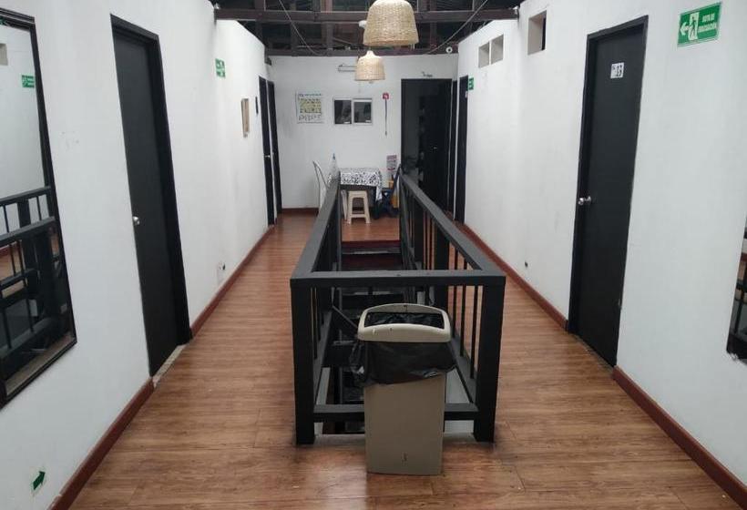 پانسیون Hostal El Mohan