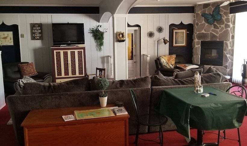 تختخواب و صبحانه Maria S Garden And Inn